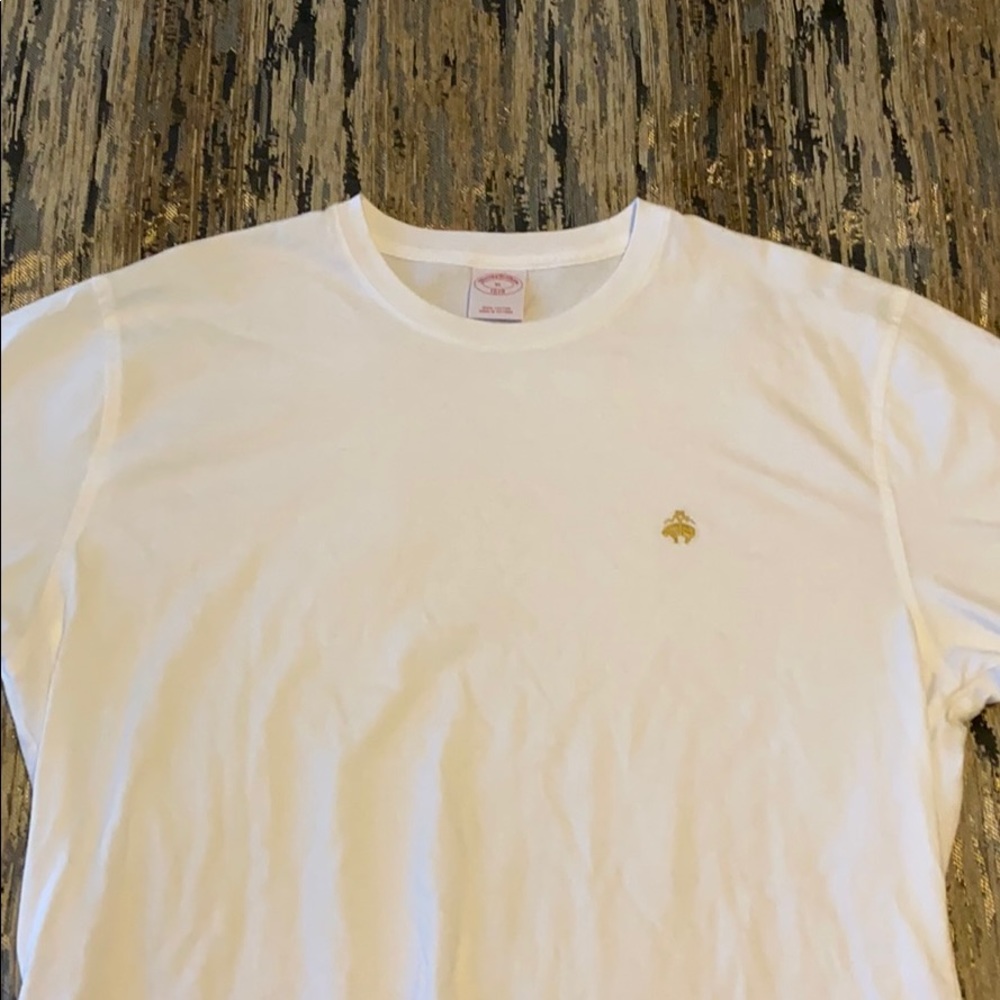 White brooks brothers T Shirt XL